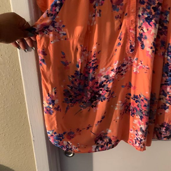 St. John's Bay Coral Flower Top - Picture 5 of 7